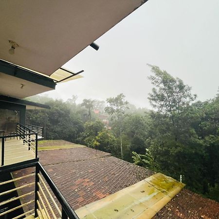 מדיקרי Red Stone Villas Coorg מראה חיצוני תמונה