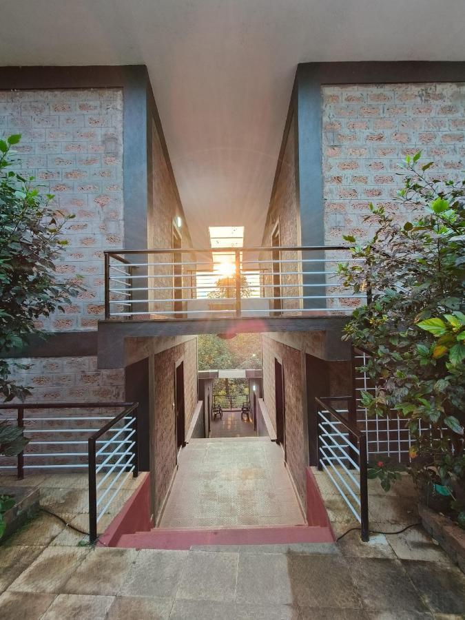 מדיקרי Red Stone Villas Coorg מראה חיצוני תמונה