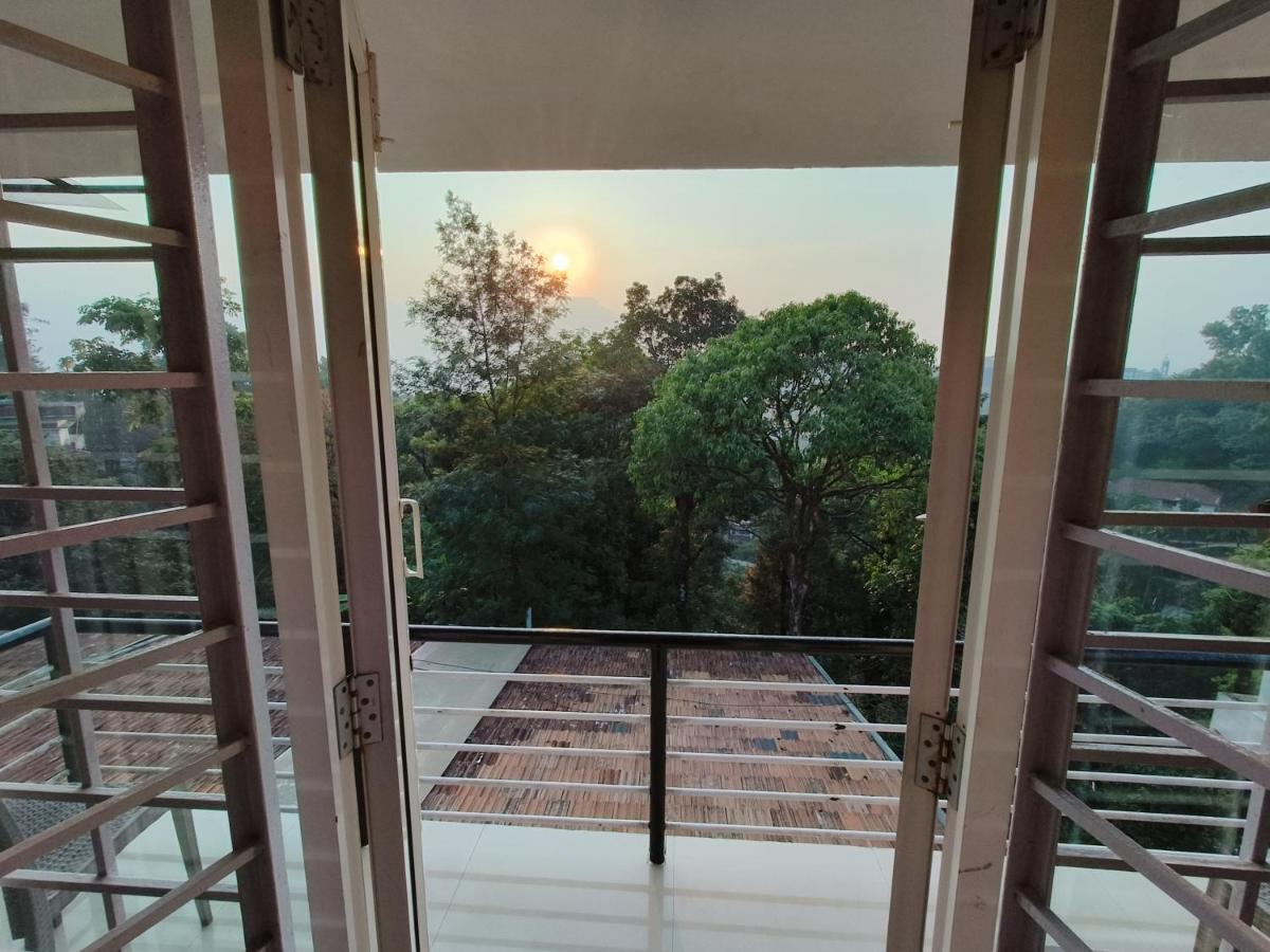 מדיקרי Red Stone Villas Coorg מראה חיצוני תמונה