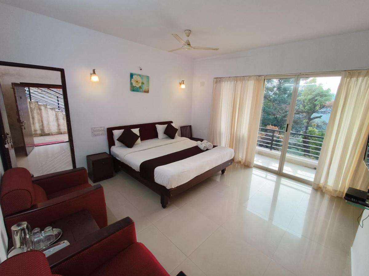 מדיקרי Red Stone Villas Coorg מראה חיצוני תמונה