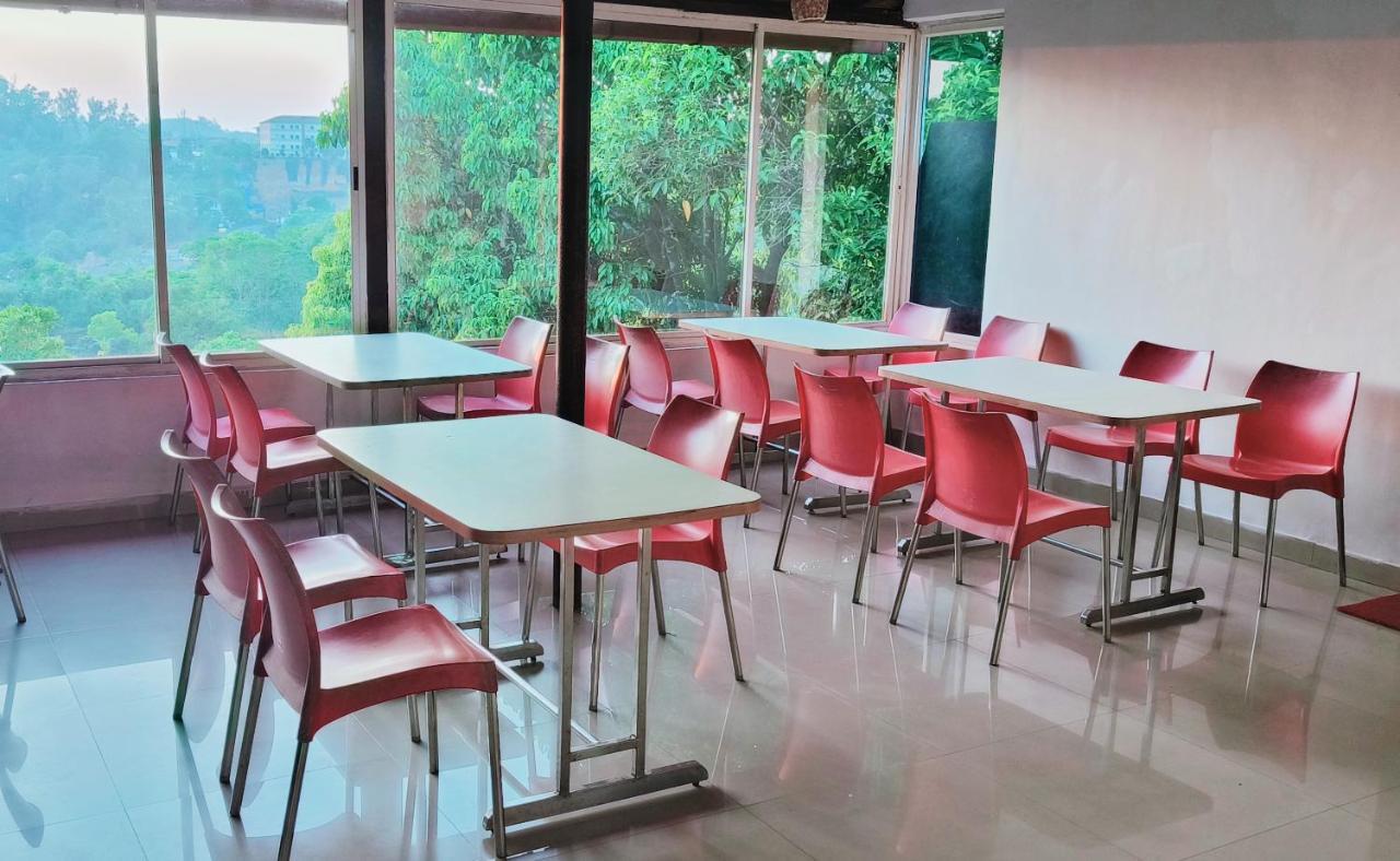 מדיקרי Red Stone Villas Coorg מראה חיצוני תמונה